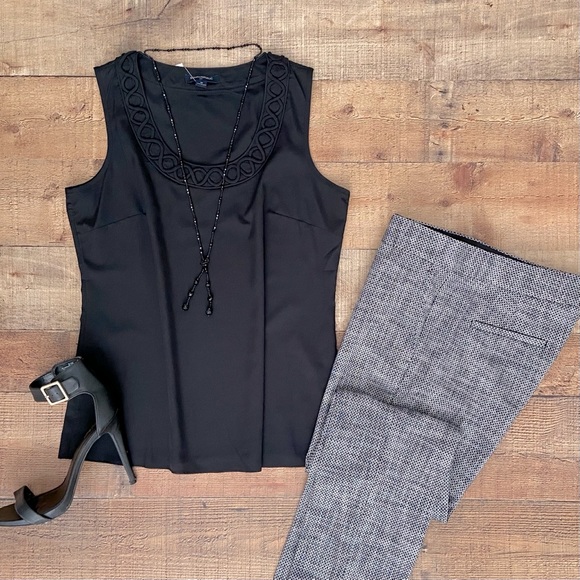 Black Silky Tank, Detailed Neckline by Banana Republic - Picture 5 of 7